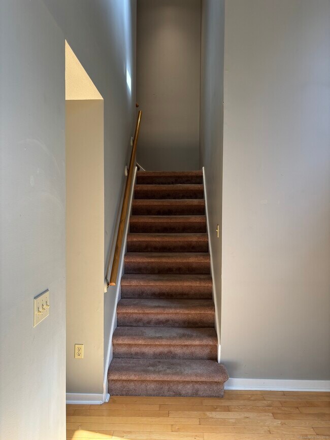 Building Photo - 350 Cavan Ln