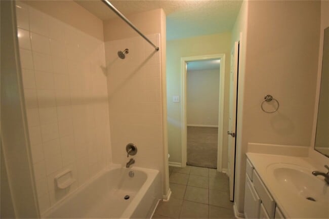 Building Photo - 1428 W 24th St