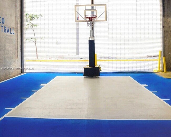 Building Photo - 690 SW 1st Ct