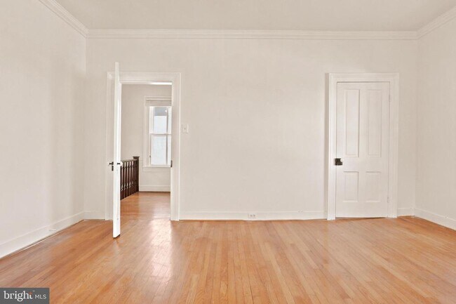 Building Photo - 209 N Washington St