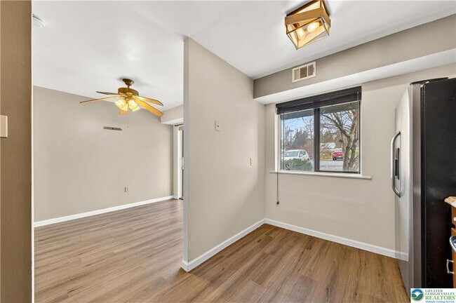 Building Photo - 1575 Creekside Rd