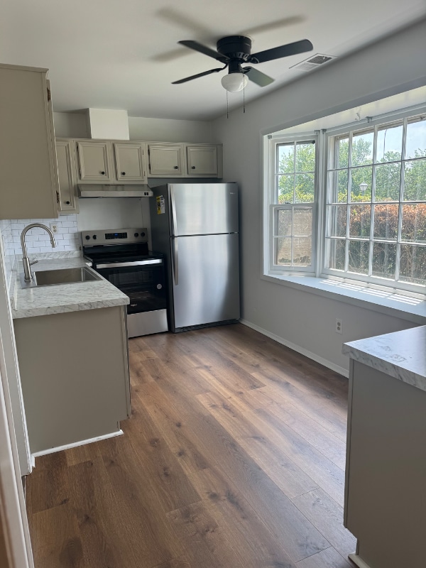 Building Photo - 4625 Roxbury Ln