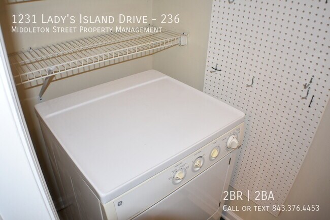 Building Photo - 1231 Ladys Island Dr