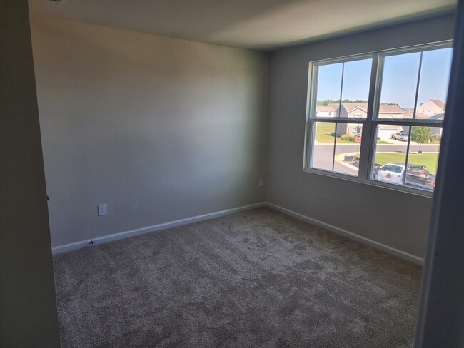 Building Photo - 702 Four Seasons Ct