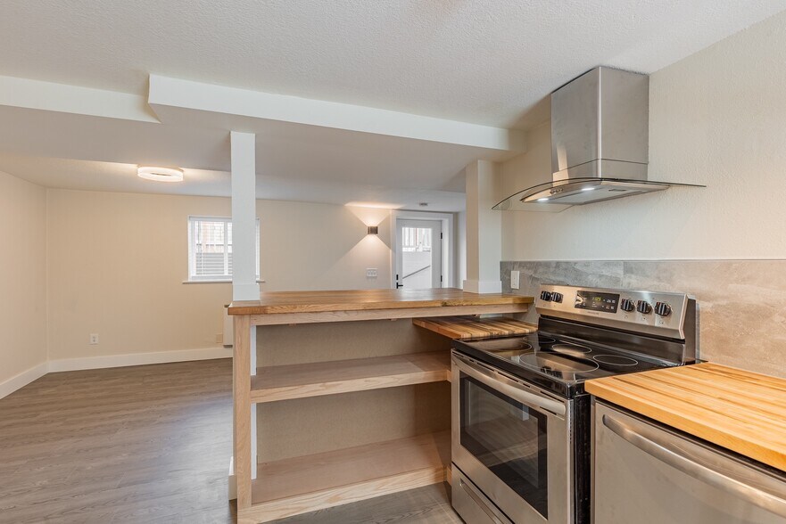 Building Photo - 1144 SE 85th Ave