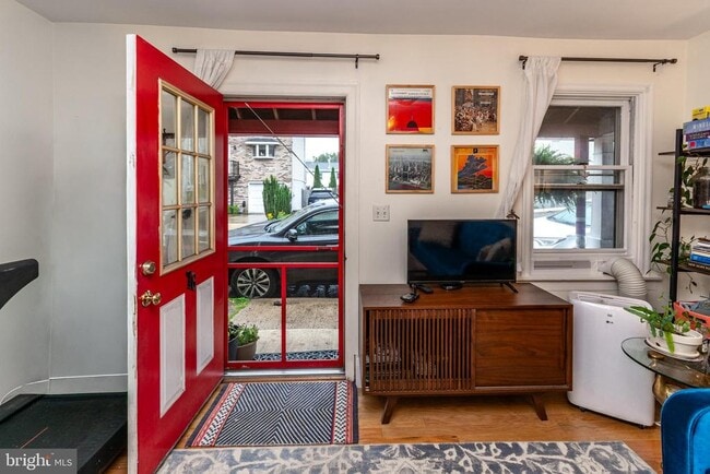 Building Photo - 76 Coryell St