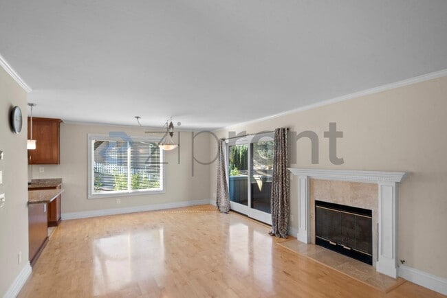 Building Photo - 14541 Oak St