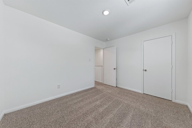 Building Photo - 2037 E Gemini Dr