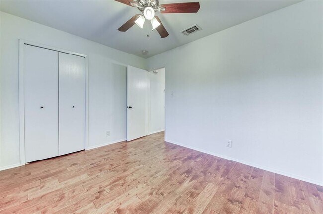 Building Photo - 1465 S Meadows Dr
