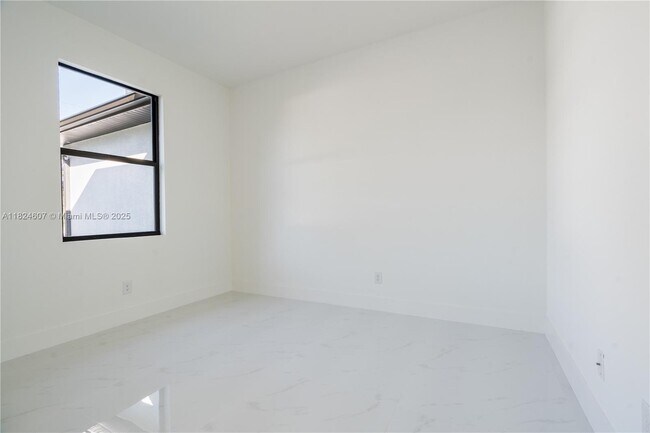 Building Photo - 3213 70th St W