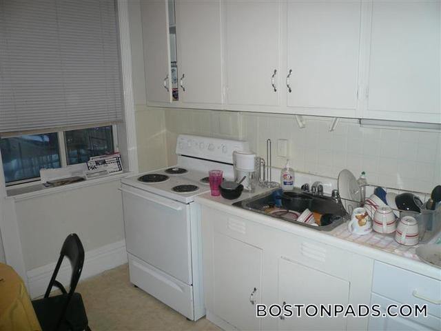 Building Photo - 80 Fenway St