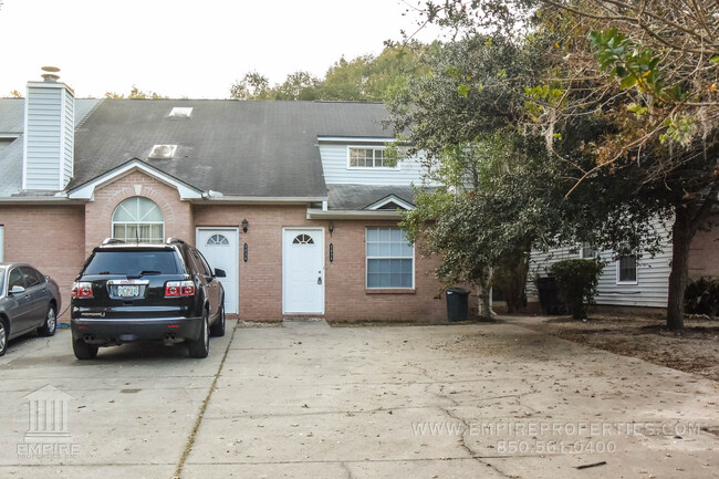 Building Photo - Townhome off Hartsfield Road