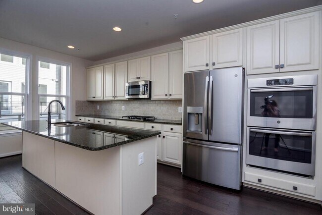 Building Photo - 4939 Trail Vista Ln