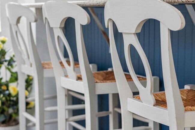 Building Photo - All Inclusive Seasonal Rental Available Oc...