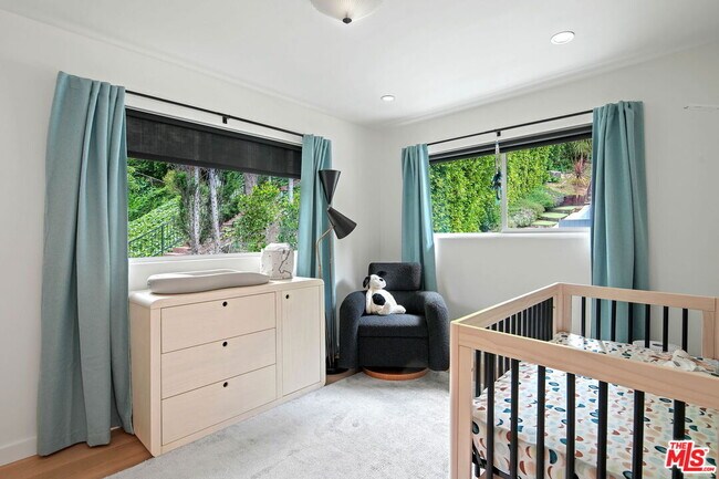 Building Photo - 2418 Canyon Oak Dr