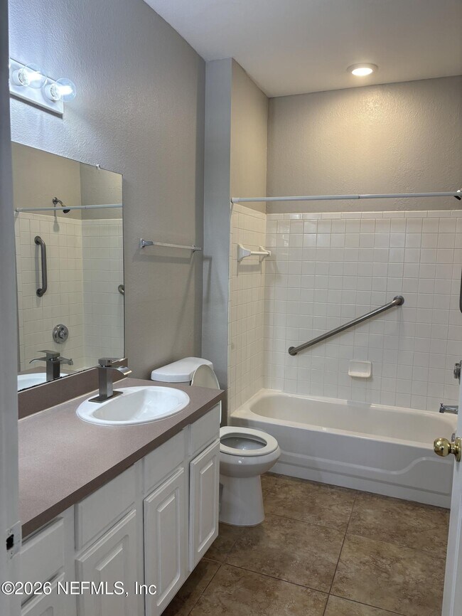 Building Photo - 13703 Richmond Park Dr N