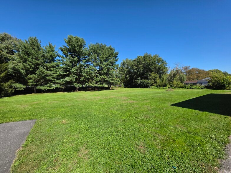 Large back yard. - 152 Church St