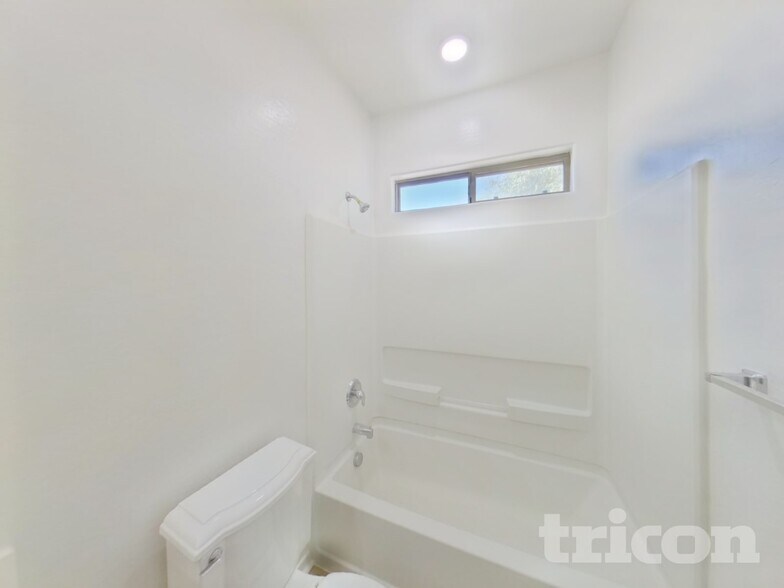 Building Photo - 42506 W Mira Ct