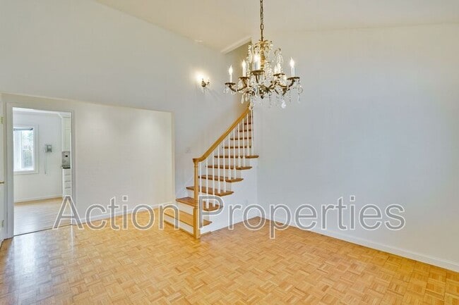 Building Photo - 2685 Yorkton Dr