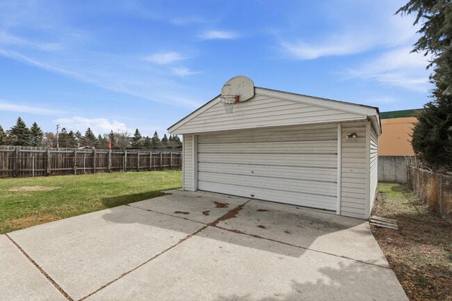 Building Photo - 41427 Larimore Ln