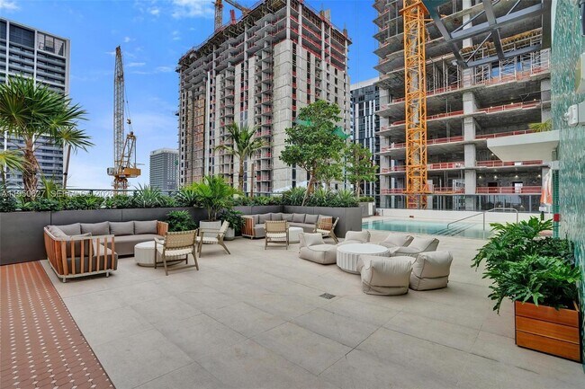 Building Photo - 11 NE 6th St