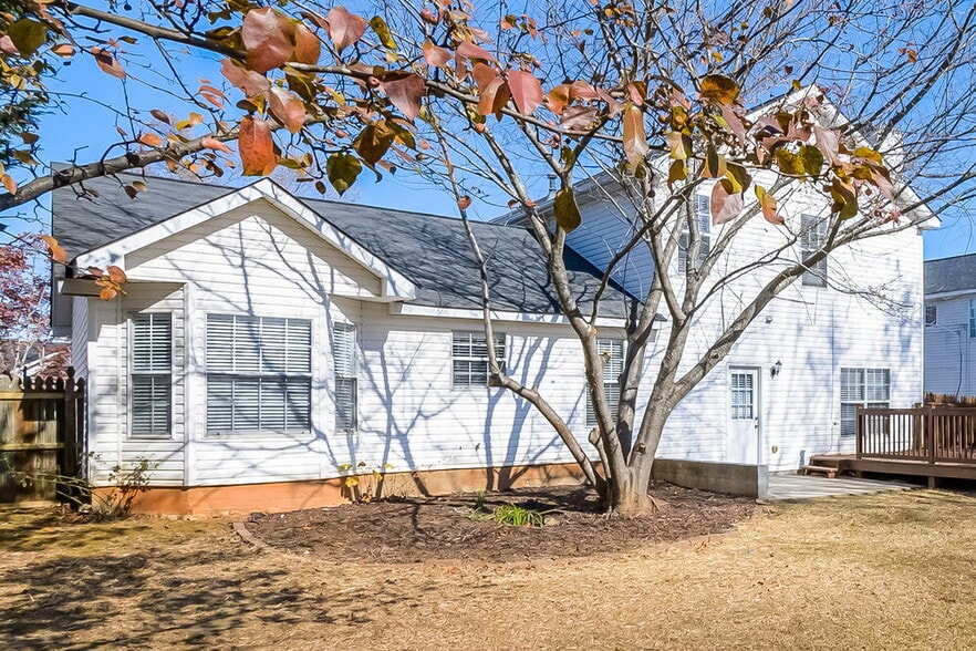 Building Photo - 2208 Glen Briar Way