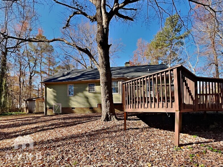 Building Photo - 409 Triple Crown Cir