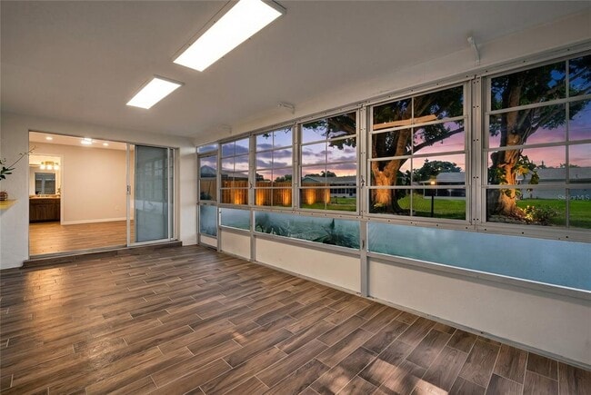 Building Photo - 430 Sunnyside Dr