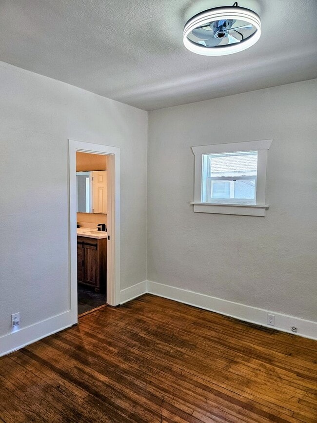Building Photo - ALL PROSPECTIVE TENANTS MUST SUBMIT A $58 ...