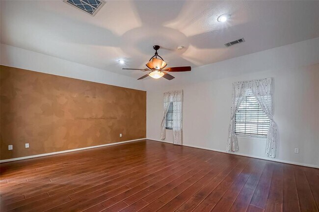 Building Photo - 20519 Westfield Estates Dr