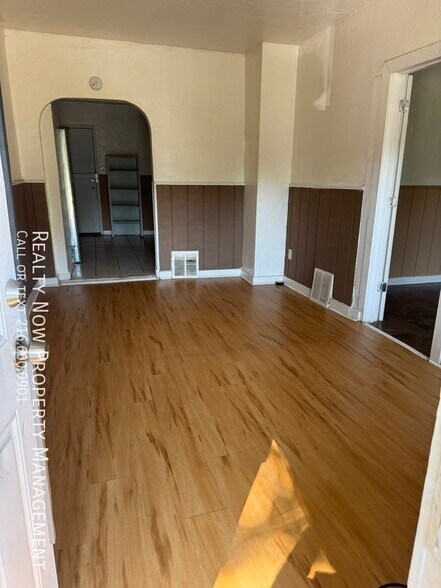 Building Photo - 3356 W 33rd St