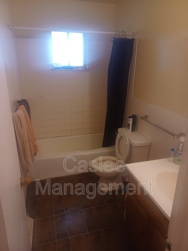 Building Photo - 471 Brentwood Dr