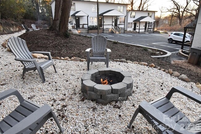 Building Photo - 1816 N McDowell St