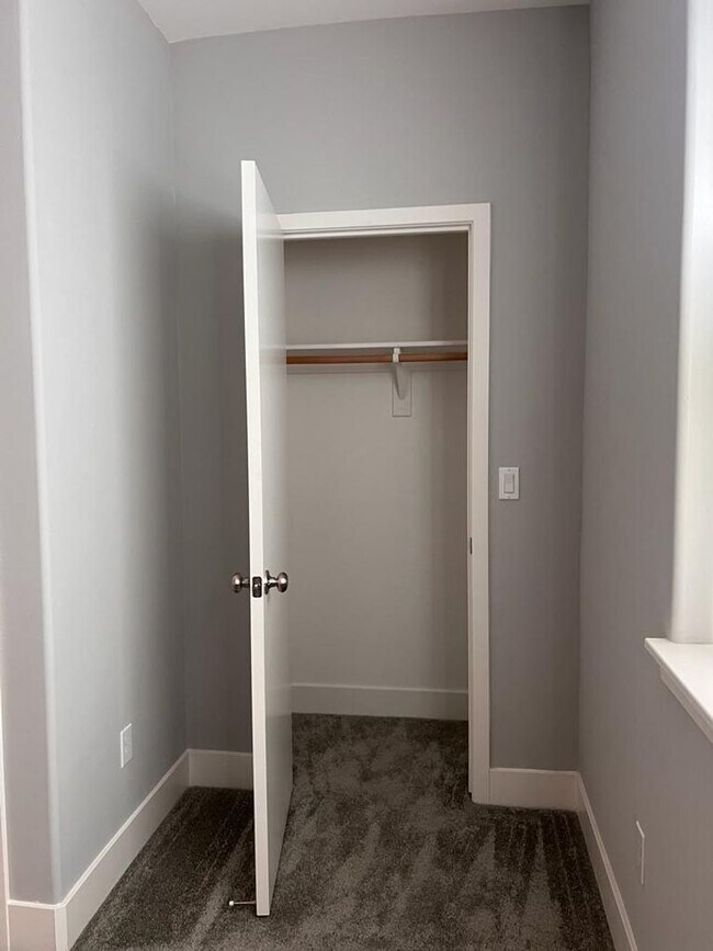 Building Photo - 1010 Mud Pie Ln