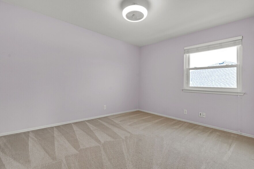 Building Photo - 21539 Encino Lookout