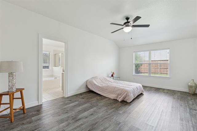 Building Photo - 913 Lovebird Ln