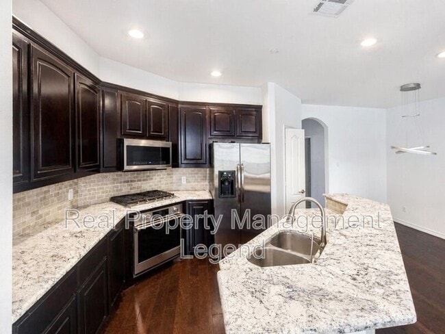 Building Photo - 5729 Knox Dr