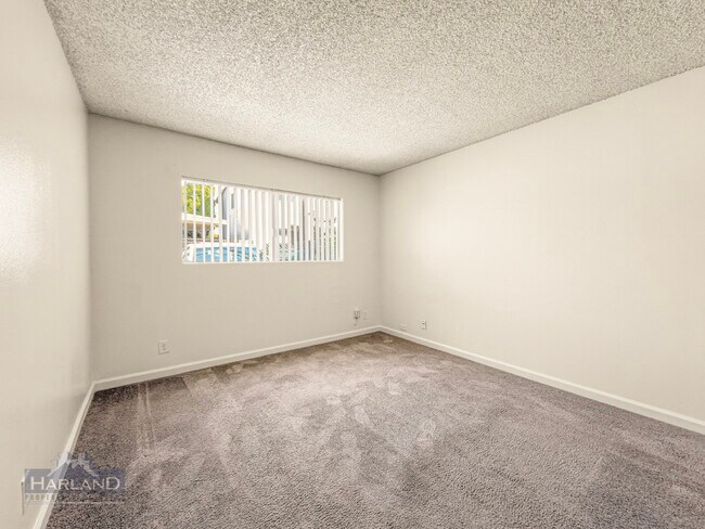 Building Photo - 2112-2114 Thomas Avenue - 2114 Unit 2-