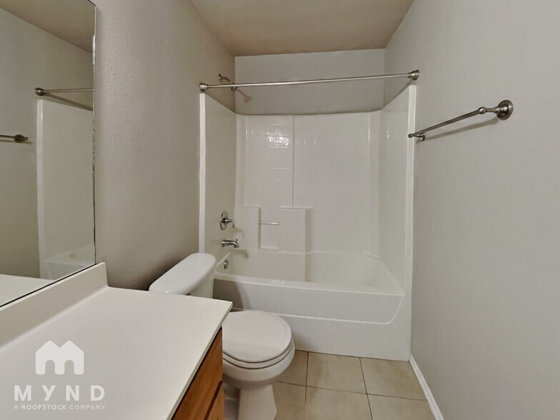 Building Photo - 3514 E Fairmont St