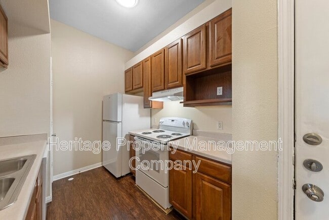 Building Photo - 518 Dukeway Dr