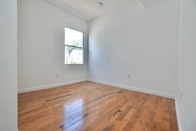 Building Photo - 264 Greylock Pkwy