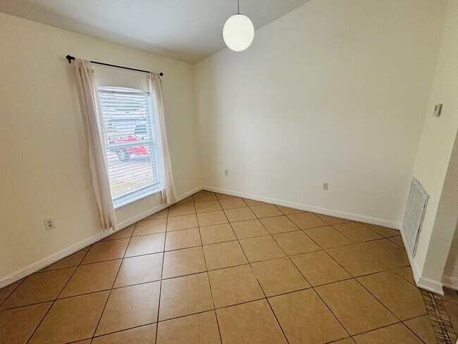 Building Photo - Charming 3 Bed 2 Bath House W/ Solar Panels