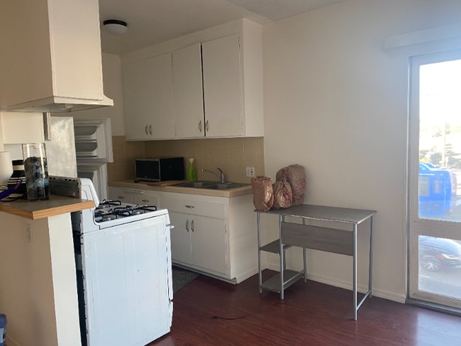 Building Photo - 4747 S Centinela Ave