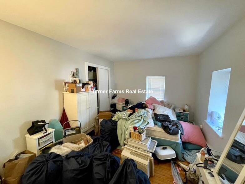 Building Photo - 42 Sewall St