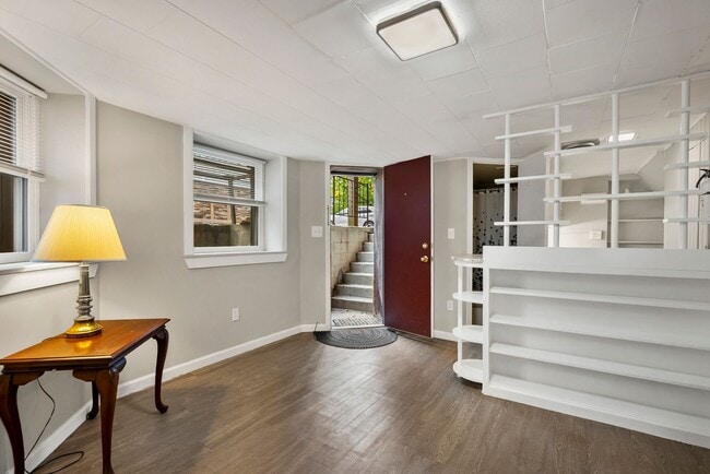Building Photo - 1136 Prospect St - Furnished or Unfurnished!