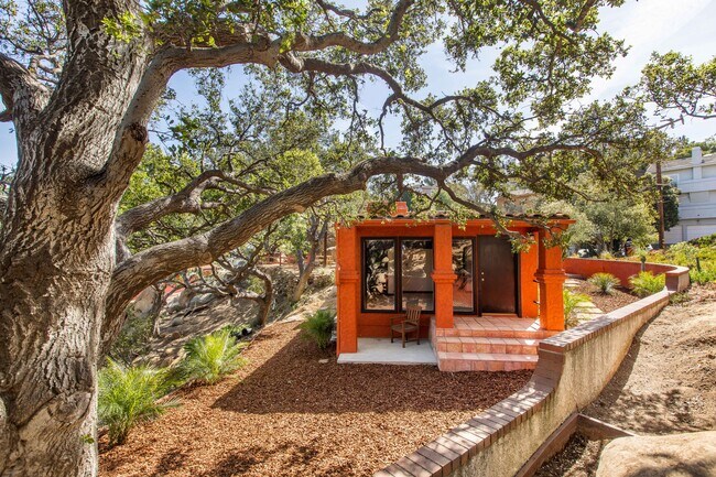 Building Photo - 7846 Lilac Ln