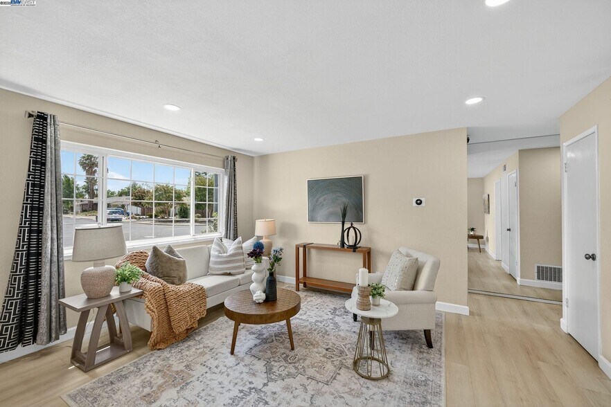 Building Photo - 1810 Peary Way