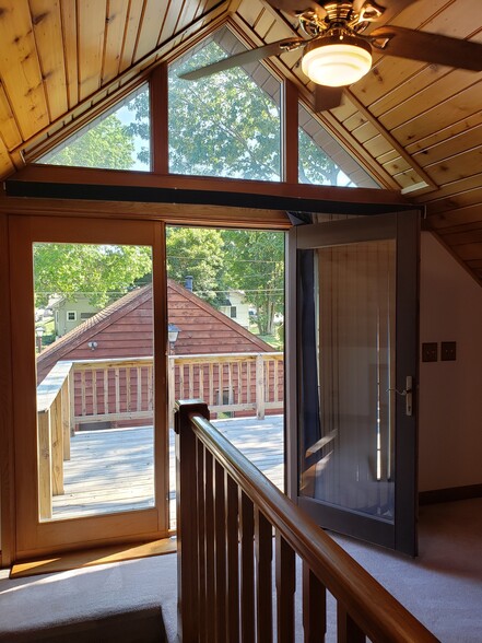 Building Photo - 1003 W 17th St