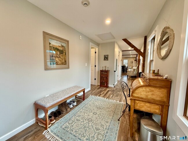 Building Photo - 4 Main St S