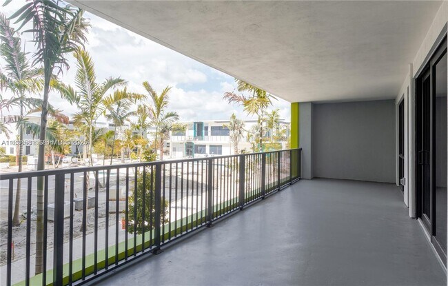 Building Photo - 4400 W Sunrise Blvd